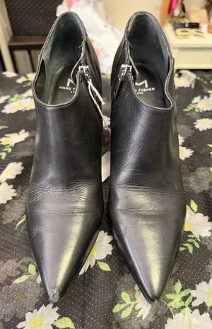Marc Fisher Women’s Black Pointed Toe Ankle Booties with Side Zip. Size: 8M thumbnail 1