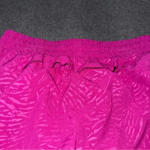 Athleta Printed Mesh Racer Run Shorts Electric Fuchsia Pink 4” Inseam Women’s XS thumbnail 5