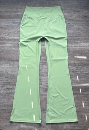 AHQ Green Nylon Activewear Flare Leggings w/ Crisscross Waist & Pockets Sporty L thumbnail 1