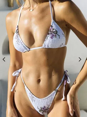 Bikini thumbnail 1