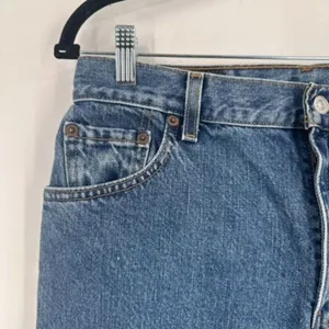 Vintage Levi's 550 Women's Relaxed Fit Tapered Leg Jeans Blue Denim‎ Size 12 thumbnail 4