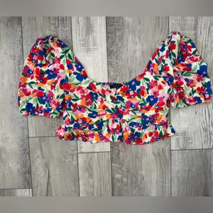 FORE Vibrant Floral Puff Sleeve Indie Peplum Fairycore Crop Top size medium thumbnail 9