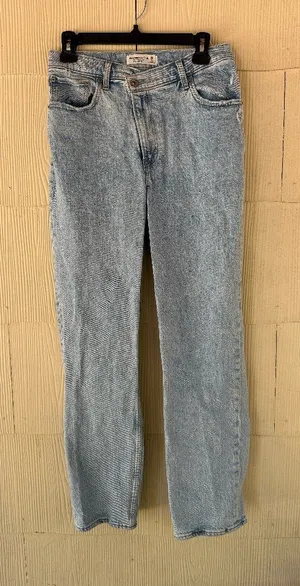 Abercrombie & Fitch The '90s Straight Ultra High Rise thumbnail 1