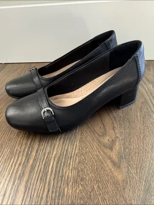 Clarks Black Leather Low Block Heel Marilyn Nora Pumps size 6 thumbnail 2