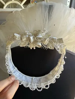 Vintage 90s rose floral crown pearl tulle layered wedding bridal veil thumbnail 1