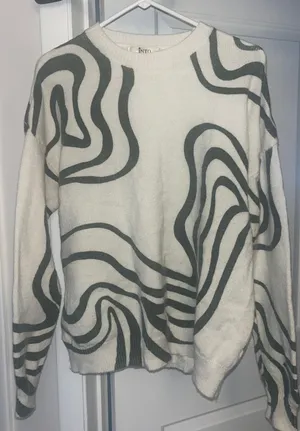 Verge Girl Swirl Sweater thumbnail 1