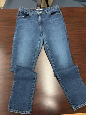 Levi’s Class Mid Rise Skinny Denim Jeans Size 31 (12) thumbnail 1