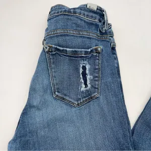 KanCan Estilo Style Women's Medium Wash Straight Leg Ankle Length Distress Jeans thumbnail 4