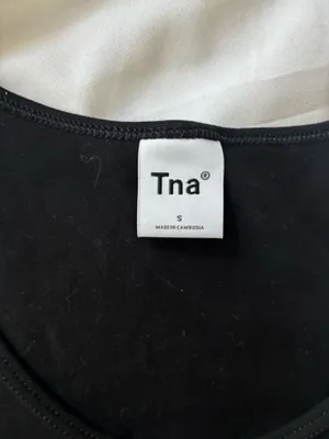 TNA Aritzia Bodycon Dress Malibu Ruched Black thumbnail 4