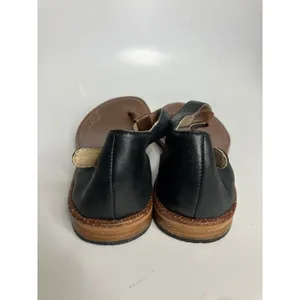 Bogs Memphis Thong Sandals Womens 9 Black Brown Excellent Leather T-Strap Flat‎ thumbnail 5