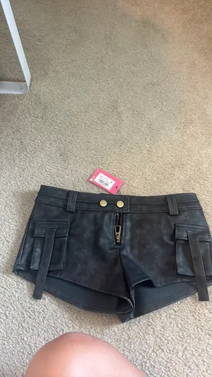 Edikted Black Shorts Leather thumbnail 3