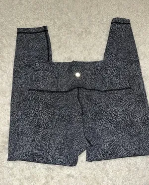 Lululemon wunder under Leggings 25 inch size 8 thumbnail 2