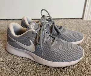 Nike Women’s Light Gray Mesh Sneakers thumbnail 1