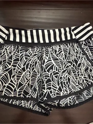 Lululemon Speed Shorts black & white palm leaf w stripe waist 10 thumbnail 2