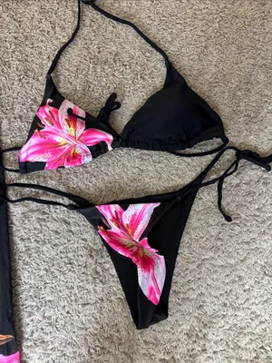 NWT Black Bikini Set with Hot Pink Floral Print and Matching Sarong / M39 thumbnail 2