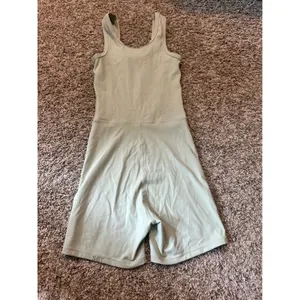 SET ACTIVE Sportbody‎ Romper Sage Green Sculpting Biker Short Unitard Small thumbnail 6