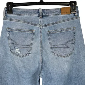 American Eagle SZ 8 SHORT Mom Jeans Distressed Zip-Fly Hi-Rise Zip-Fly Pockets thumbnail 5