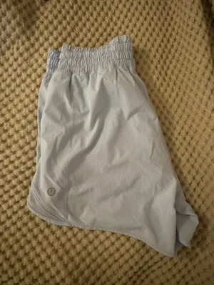 Lululemon Hotty Hot High-Rise 4" thumbnail 1