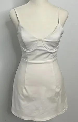 Polly cocktail dress. White. Size 6. Homecoming. Prom. Wedding. thumbnail 1