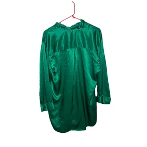 Vtg Victoria’s Secret Gold Label Satin Pajama Top Emerald Green Long Sleeves M/L thumbnail 4
