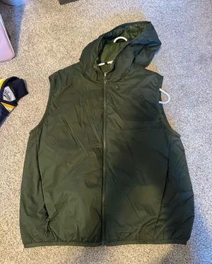 Aritzia TNA The Pillow Puff Vest thumbnail 1