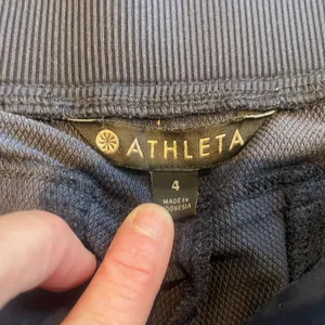 Athleta Navy Shorts Active Sporty Drawstring Pockets - Size 4 thumbnail 3