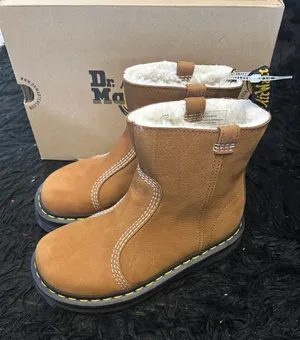 DR MARTENS Zebzag Rigger WL leather fur boots booties shoes women’s 7 new thumbnail 1
