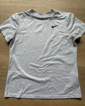 White Nike t shirt woman’s thumbnail 1