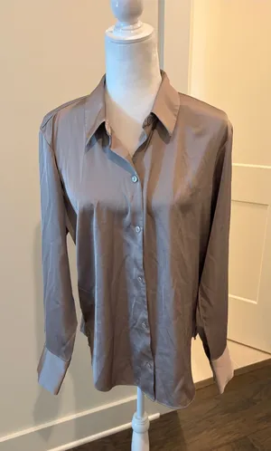 New With Tags Abercrombie & Fitch Satin Shirt Sz M thumbnail 1
