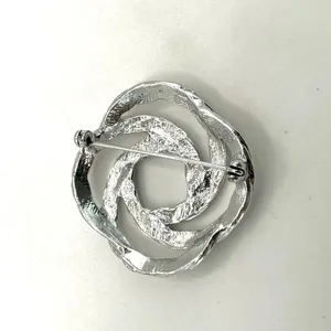 Vintage silver tone twisted knot Brooch thumbnail 5