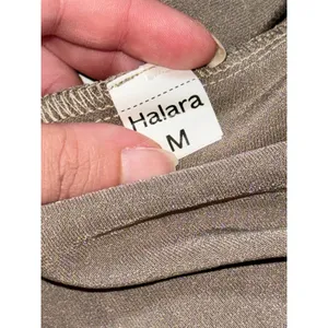 NEW Halara Silver Metallic Satin Adjustable Straps Cami Tank Top Womens Size M thumbnail 4