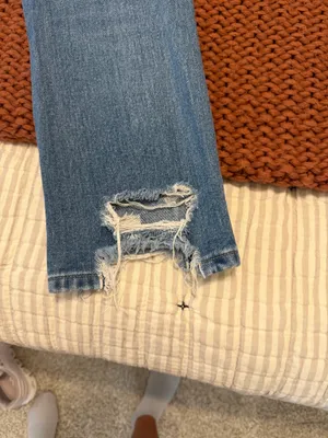 Vervet Distressed Jeans thumbnail 7