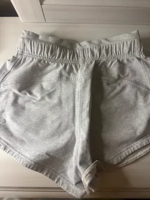 Lululemon shorts thumbnail 2