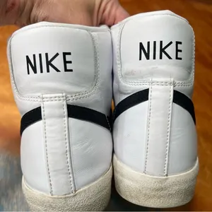 Nike Blazer Mid ‘77 Vintage White Black Sneakers basketball foam tongue 7.5 thumbnail 11