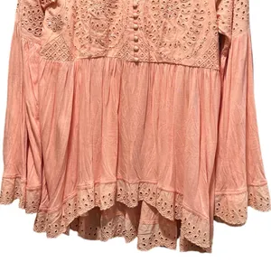 Free People Sea Of Love‎ Eyelet Blouse Size Small Sun Blush thumbnail 5