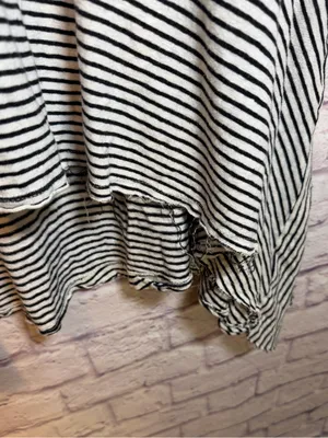 We The‎ Free Womens medium Black white stripe Short Sleeve Asymmetrical shirt thumbnail 7