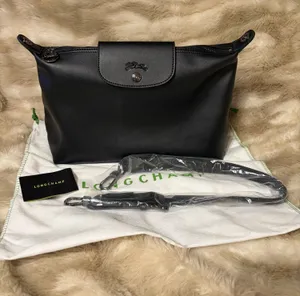 LE PLIAGE XTRA M HOBO BAG Black - Leather thumbnail 1