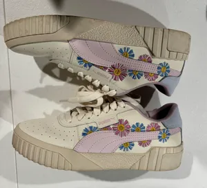 Puma sneakers size 7 thumbnail 1
