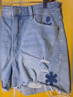 Old Navy High Rise OG Straight Jean Short thumbnail 4