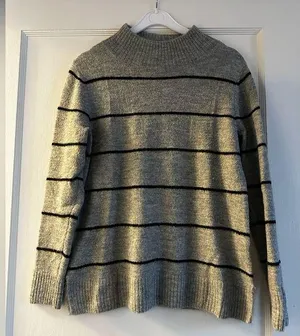Old Navy Cute  Sweater thumbnail 1