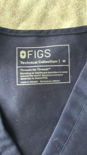 FIGS Scrub Top thumbnail 2