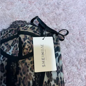 SHEIN Leopard and Black Lace Bustier thumbnail 4