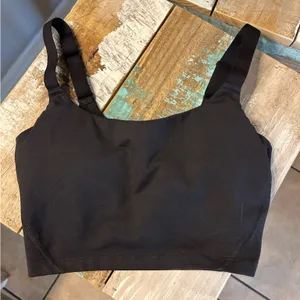 Offline By Aerie The Hugger longline Sports Bra thumbnail 5
