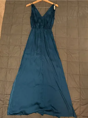 Forever 21 Blue maxi dress with tie back detail. Size: 0 #maxidress #eveningwear #formal thumbnail 2