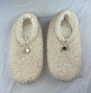 Fuzzy slippers White thumbnail 1