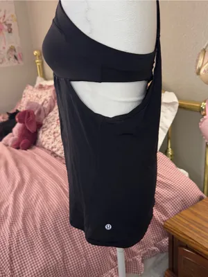 Lululemon Black Women's Athletic Tank Top - Scoop Neck Active Tank thumbnail 2