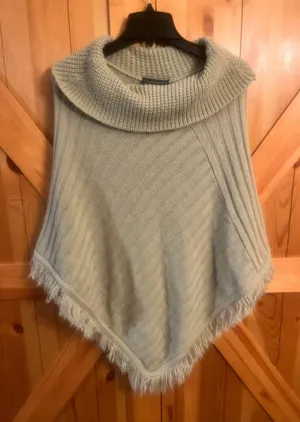 Willow Ridge Poncho-Cape/Shawl Light Green Pull Over One Size 30”Long In Middle thumbnail 1