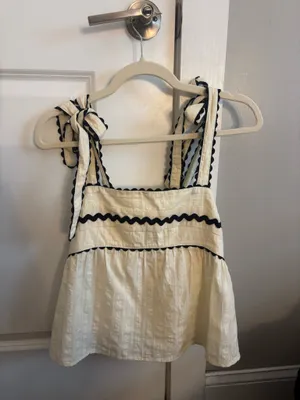 Cute top White thumbnail 2