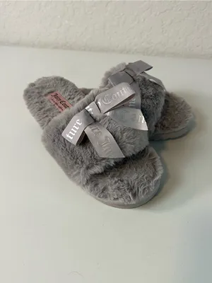 Juicy Couture Faux Fur Cozy Soft Slip On Bow Slippers Gray Size 8 thumbnail 7