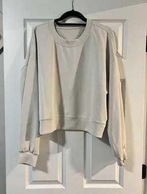 Lululemon Pullover thumbnail 1